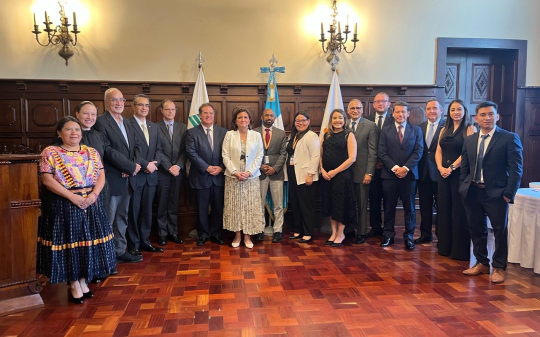 Alianza que potencia las oportunidades para jóvenes líderes